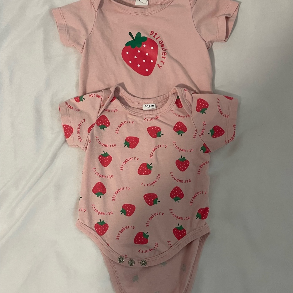 SHEIN Pink Strawberry Print Kids Bodysuit Set